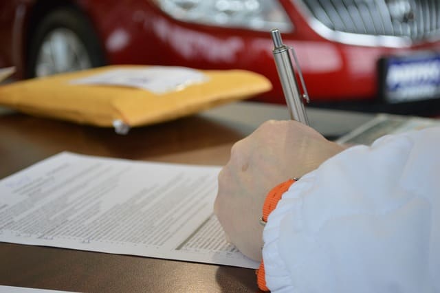 Certified translation stamp on official paperwork, showcasing WIC Idiomatic Translation Services’ expertise.